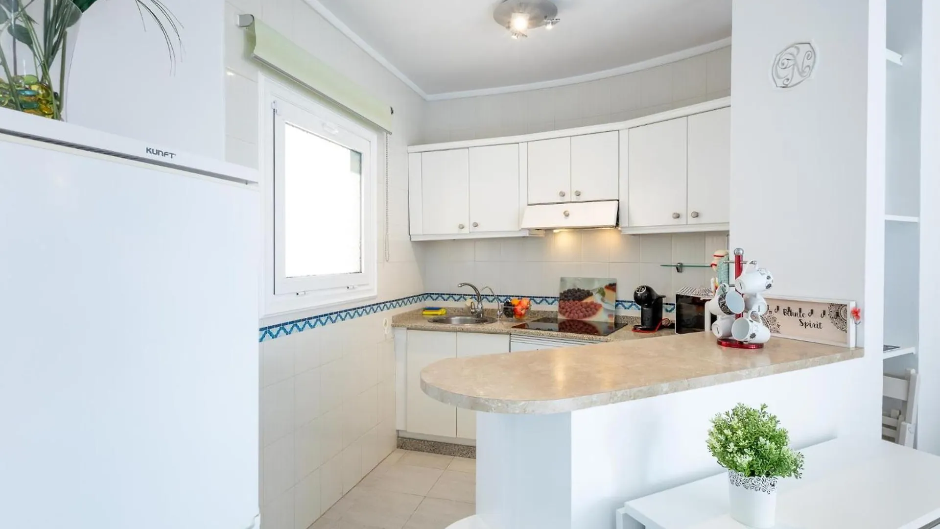 Colina Blanca 209 Precious Apartment 阿德耶
